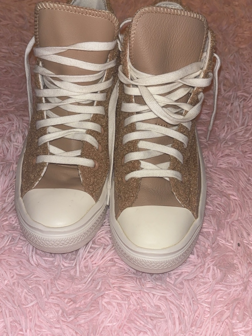 High-Top Women’s Casual converse sneakers in Tan